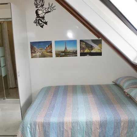 Eiffel Tower - Passy *